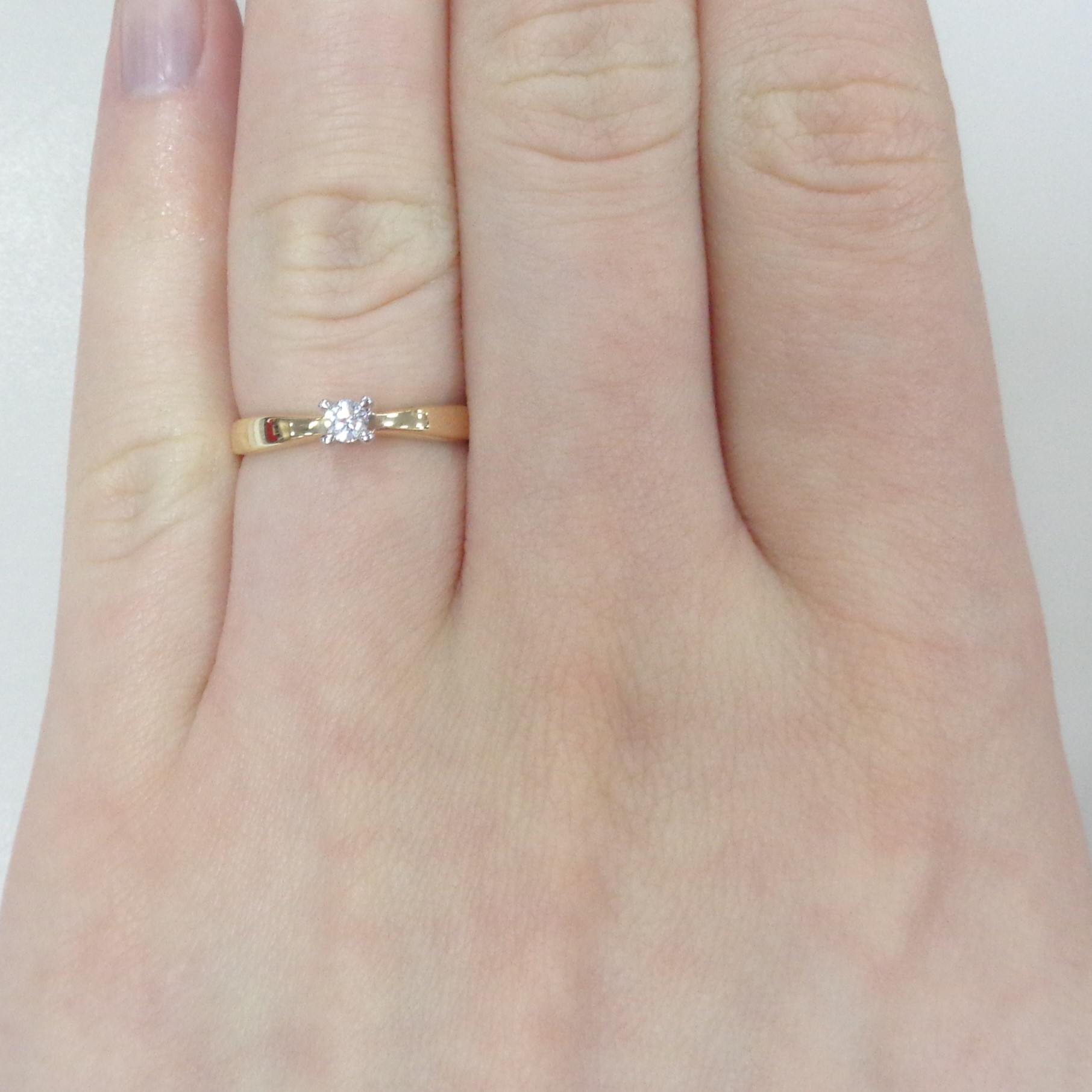 Золотое кольцо 585 пробы; родий; вставки 1 Бр.Кр-57 0,085 3/6А